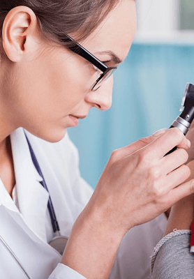 Các yếu tố nguy cơ gây nghe kém ở trẻ sơ sinh và trẻ nhỏ